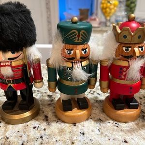 Set of 3 mini nut crackers